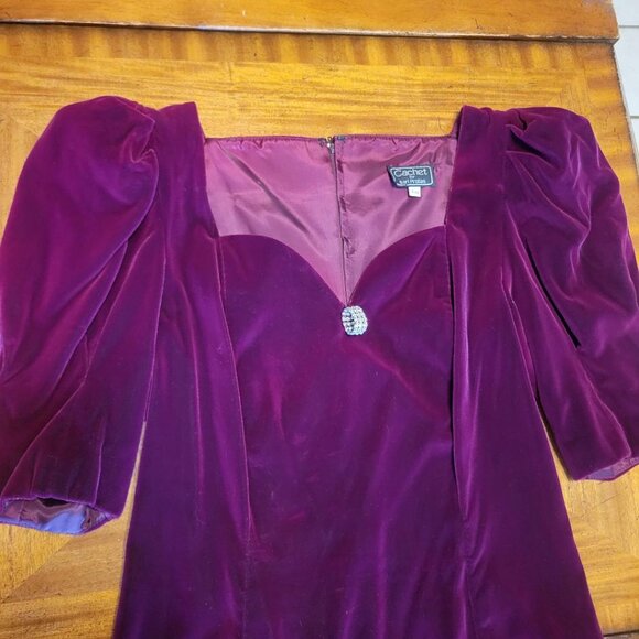 Cachet by Bart Protas Red Velvet Formal Dress - Picture 5 of 10